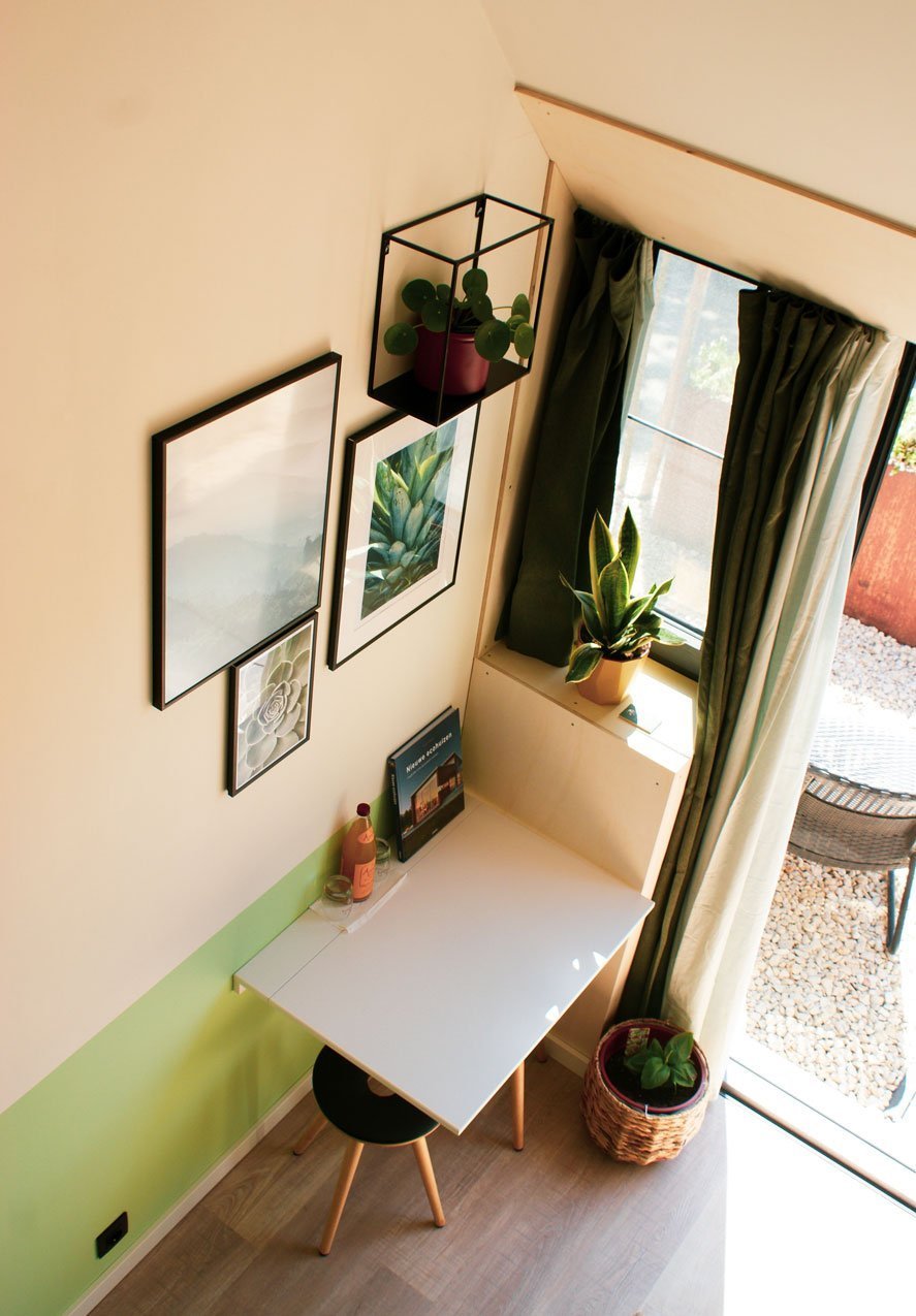 tiny house gold & nature